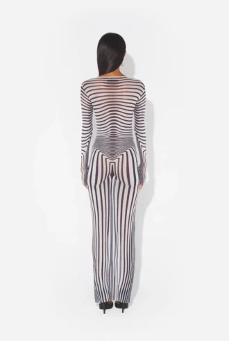 Re-Edition – the Navy Blue Body Morphing Dress