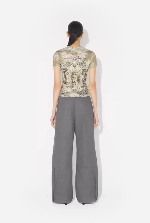 The Beige Madaillon T-Shirt The Beige Madaillon T-Shirt